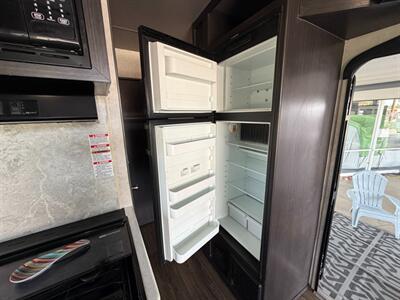 2020 Eclipse Iconic Stellar 25FB   - Photo 11 - Hemet, CA 92544