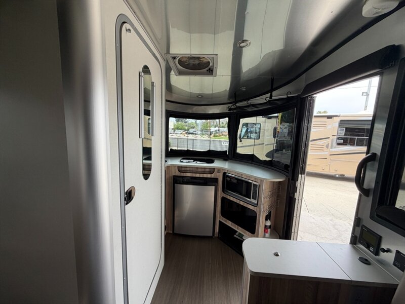 2017 Airstream Basecamp M-16   - Photo 12 - Hemet, CA 92544