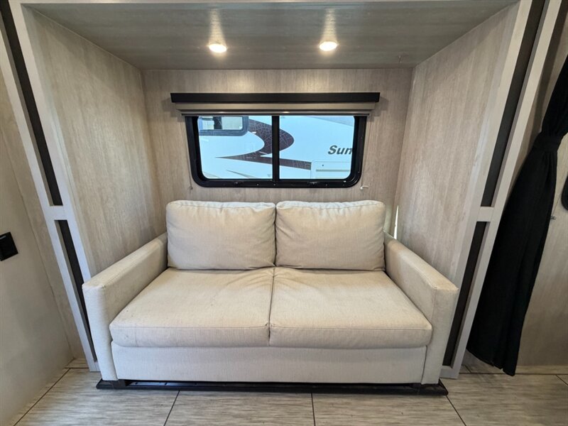 2024 Genesis Supreme Sea Breeze 27RLS   - Photo 6 - Hemet, CA 92544