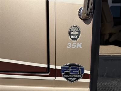 2016 Fleetwood Bounder 35K   - Photo 5 - Hemet, CA 92544