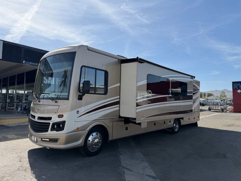2016 Fleetwood Bounder 35K   - Photo 3 - Hemet, CA 92544