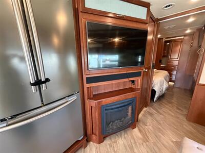 2016 Fleetwood Bounder 35K   - Photo 14 - Hemet, CA 92544