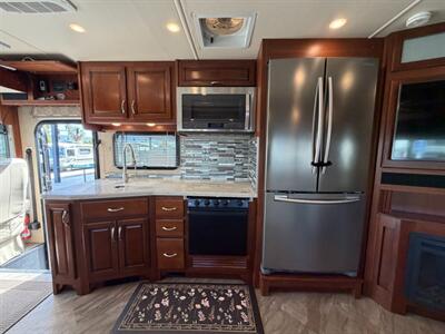 2016 Fleetwood Bounder 35K   - Photo 8 - Hemet, CA 92544