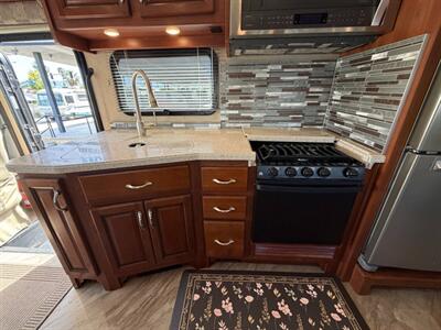 2016 Fleetwood Bounder 35K   - Photo 9 - Hemet, CA 92544