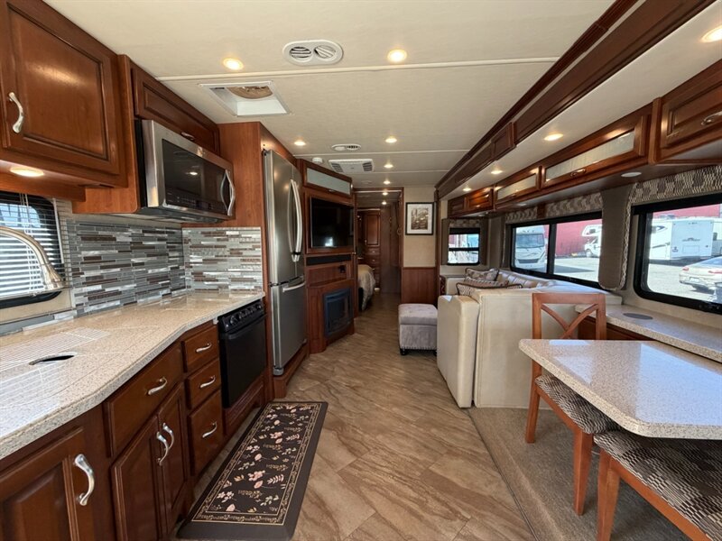 2016 Fleetwood Bounder 35K   - Photo 7 - Hemet, CA 92544