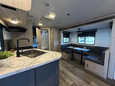 2022 Heartland Sundance Ultra Lite 241BH   - Photo 7 - Hemet, CA 92544