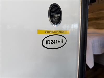 2022 Heartland Sundance Ultra Lite 241BH   - Photo 5 - Hemet, CA 92544