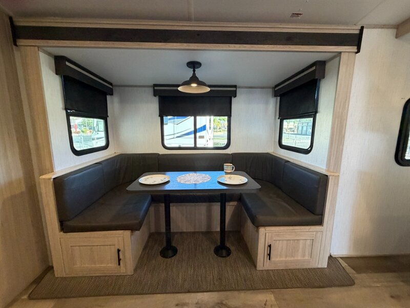 2022 Heartland Sundance Ultra Lite 241BH   - Photo 9 - Hemet, CA 92544