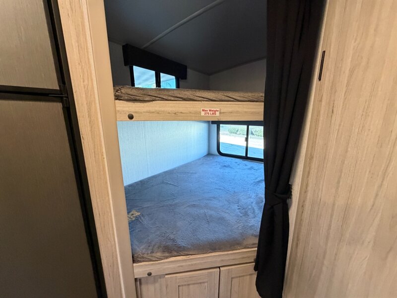 2022 Heartland Sundance Ultra Lite 241BH   - Photo 15 - Hemet, CA 92544