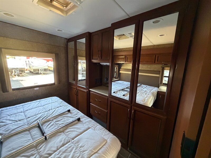2013 Thor A.C.E 27.1   - Photo 19 - Hemet, CA 92544