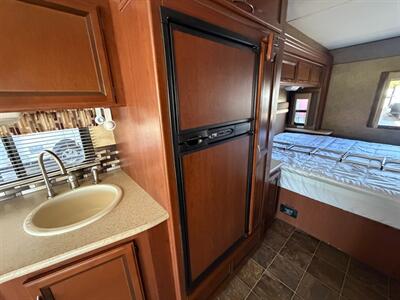 2013 Thor A.C.E 27.1   - Photo 16 - Hemet, CA 92544
