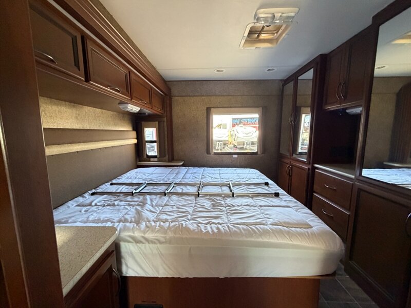 2013 Thor A.C.E 27.1   - Photo 18 - Hemet, CA 92544