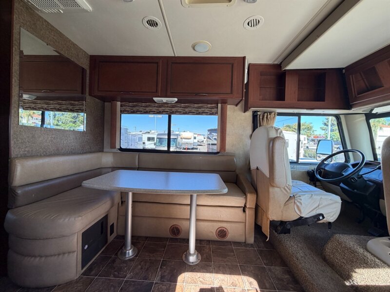 2013 Thor A.C.E 27.1   - Photo 8 - Hemet, CA 92544
