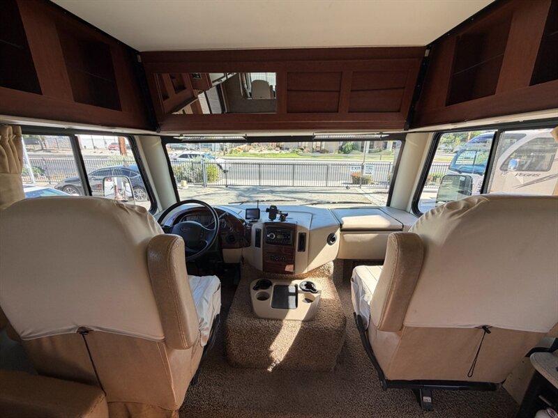 2013 Thor A.C.E 27.1   - Photo 9 - Hemet, CA 92544