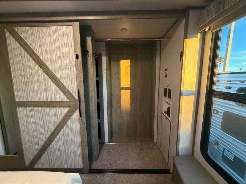 2022 Forest River Wildwood 353BED   - Photo 29 - Hemet, CA 92544