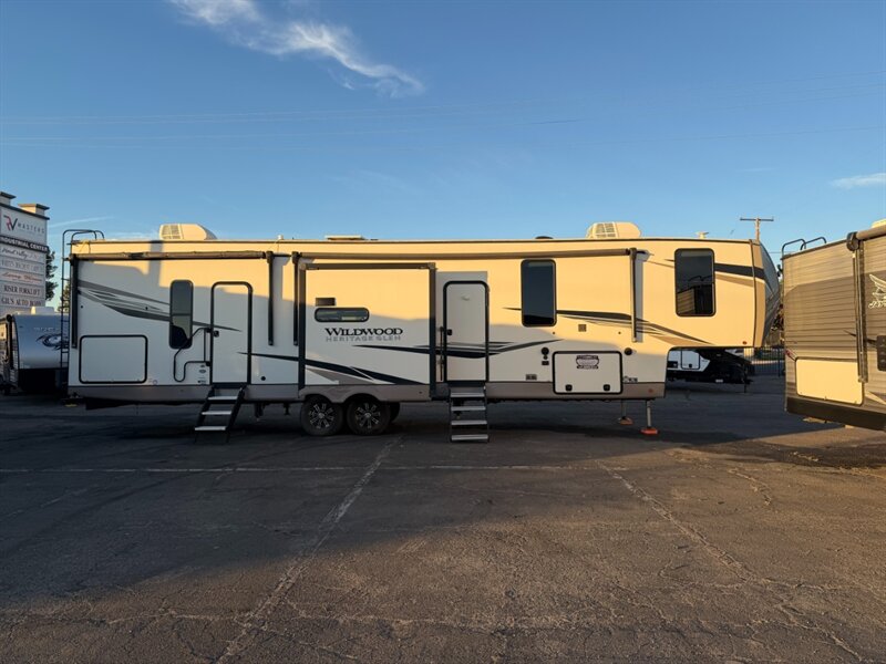 2022 Forest River Wildwood 353BED   - Photo 3 - Hemet, CA 92544