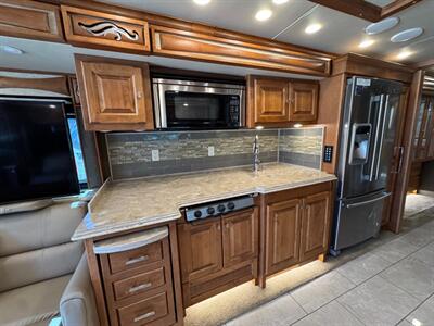 2018 Tiffin Phaeton 37BH   - Photo 14 - Hemet, CA 92544