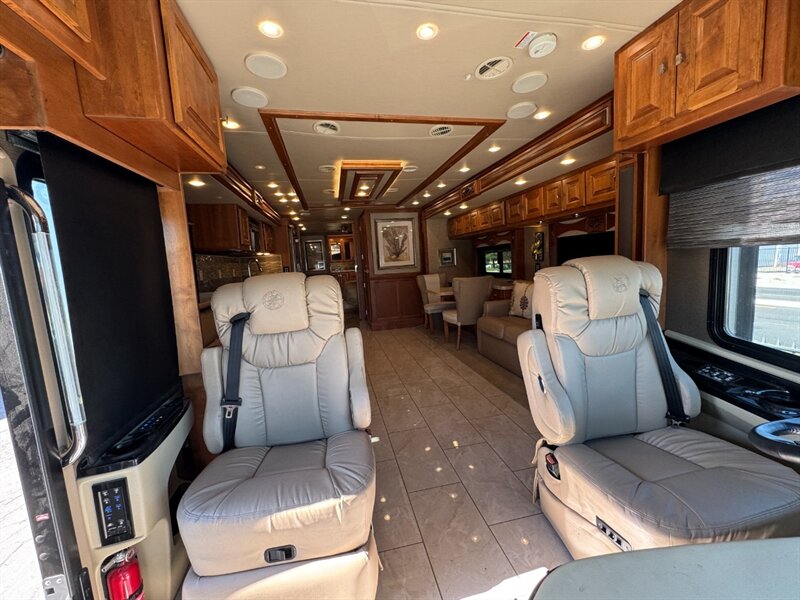 2018 Tiffin Phaeton 37BH   - Photo 1 - Hemet, CA 92544