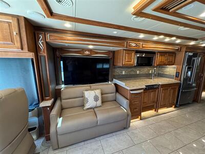 2018 Tiffin Phaeton 37BH   - Photo 16 - Hemet, CA 92544
