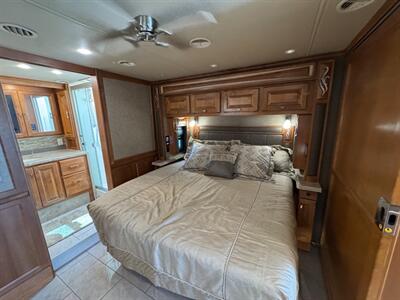 2018 Tiffin Phaeton 37BH   - Photo 20 - Hemet, CA 92544