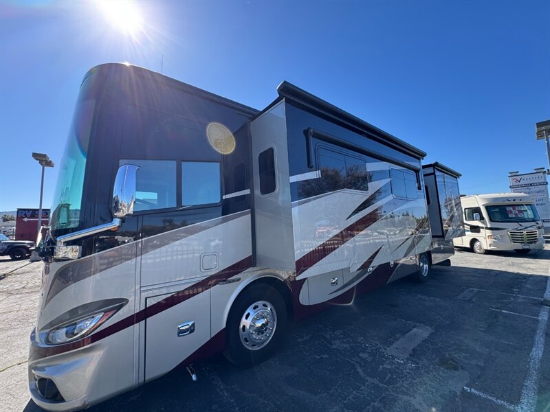 2018 Tiffin Phaeton 37BH   - Photo 33 - Hemet, CA 92544