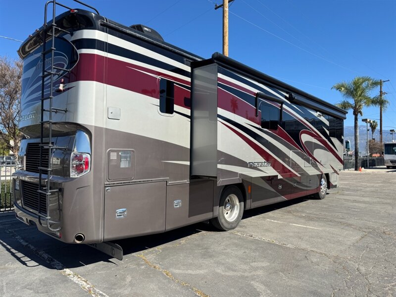 2018 Tiffin Phaeton 37BH   - Photo 30 - Hemet, CA 92544