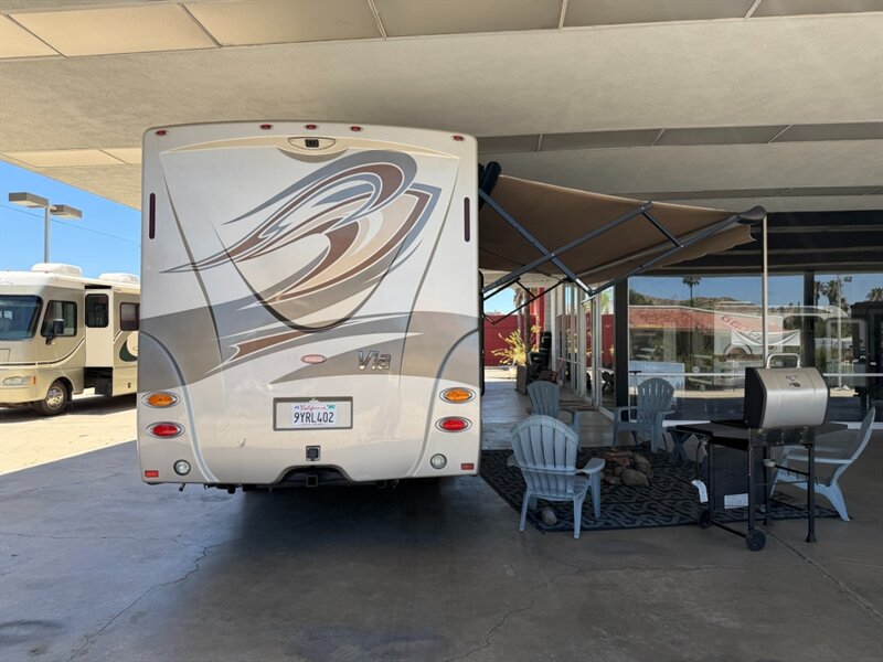 2012 Winnebago Via 25T   - Photo 4 - Hemet, CA 92544
