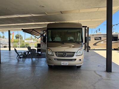 2012 Winnebago Via 25T - Photo 2 - Hemet, CA 92544