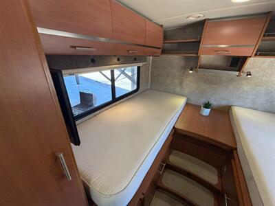 2012 Winnebago Via 25T - Photo 20 - Hemet, CA 92544