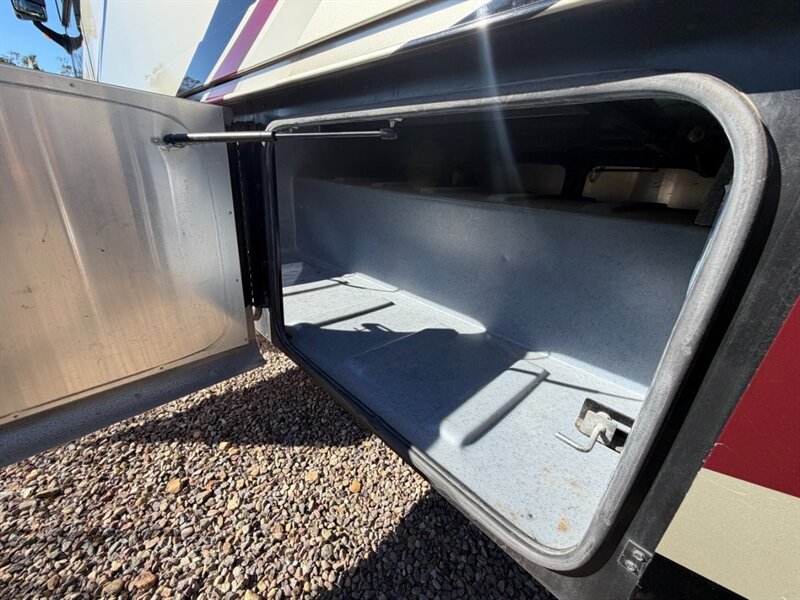 2014 Tiffin Allegro 35QBA   - Photo 46 - Hemet, CA 92544