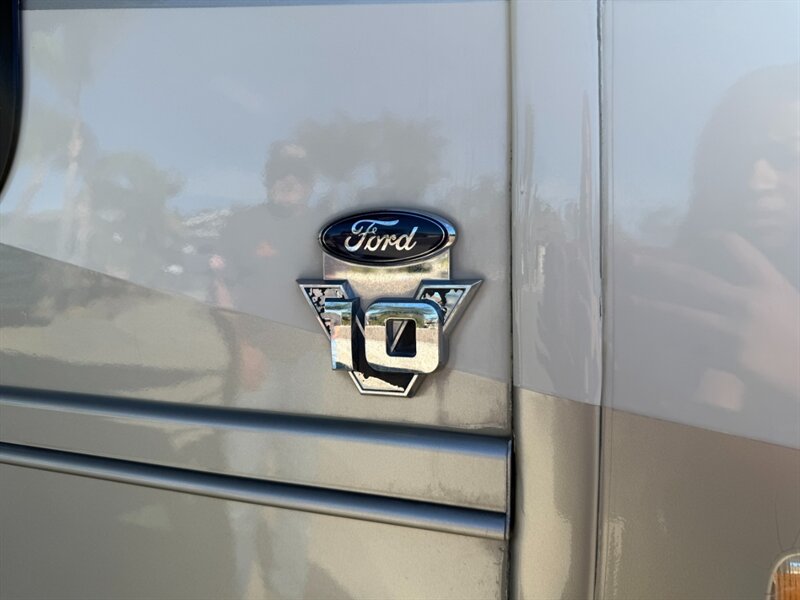 2014 Tiffin Allegro 35QBA   - Photo 40 - Hemet, CA 92544
