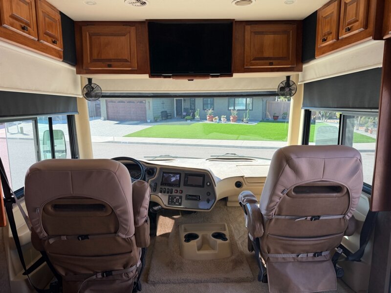 2014 Tiffin Allegro 35QBA   - Photo 6 - Hemet, CA 92544