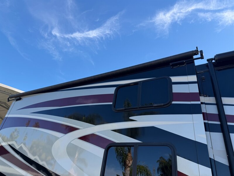 2014 Tiffin Allegro 35QBA   - Photo 36 - Hemet, CA 92544