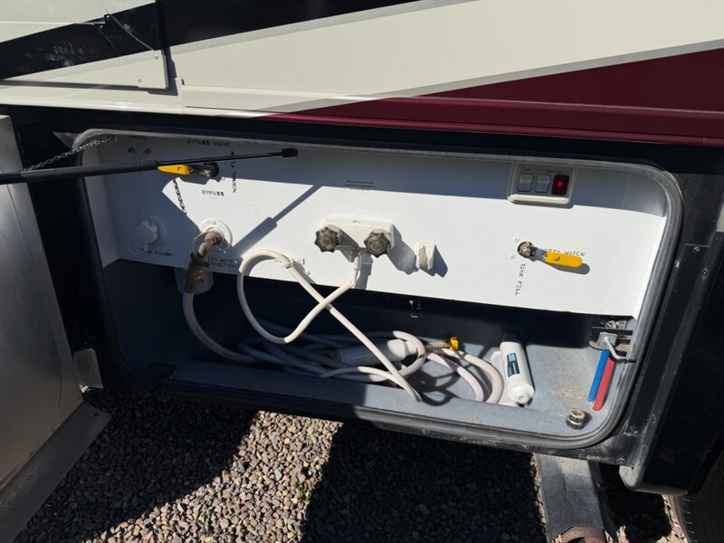 2014 Tiffin Allegro 35QBA   - Photo 45 - Hemet, CA 92544