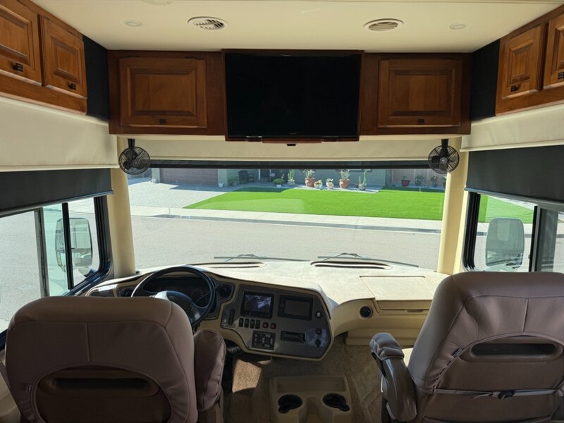 2014 Tiffin Allegro 35QBA   - Photo 9 - Hemet, CA 92544