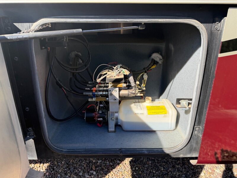 2014 Tiffin Allegro 35QBA   - Photo 47 - Hemet, CA 92544