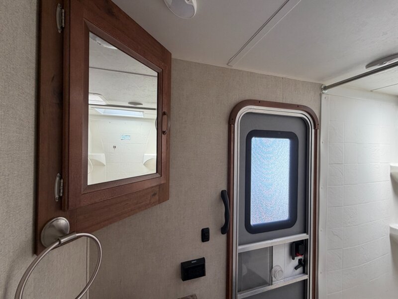 2017 Gulf Stream Innsbruck 268DDS   - Photo 19 - Hemet, CA 92544