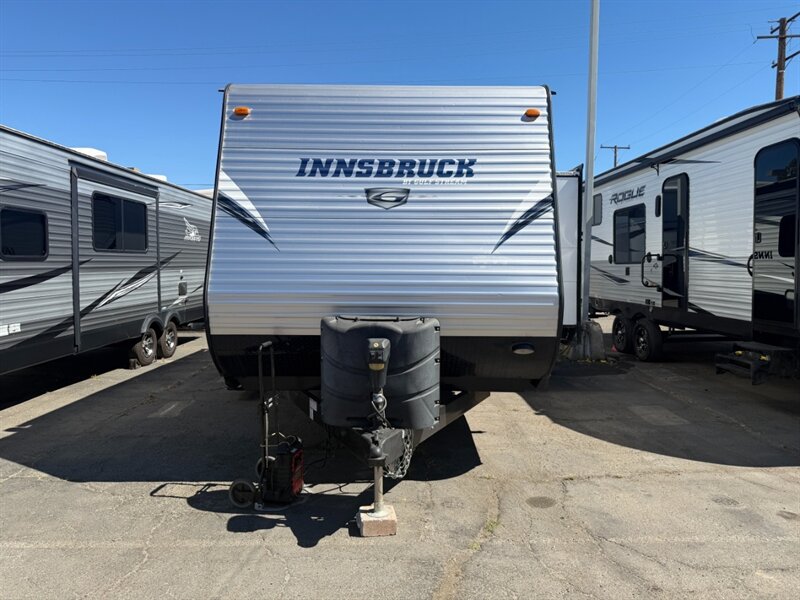 2017 Gulf Stream Innsbruck 268DDS   - Photo 2 - Hemet, CA 92544