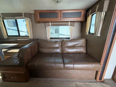 2017 Gulf Stream Innsbruck 268DDS   - Photo 10 - Hemet, CA 92544