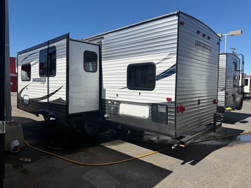 2017 Gulf Stream Innsbruck 268DDS   - Photo 4 - Hemet, CA 92544
