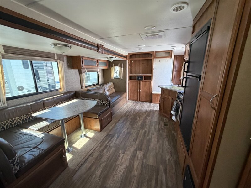2017 Gulf Stream Innsbruck 268DDS   - Photo 22 - Hemet, CA 92544
