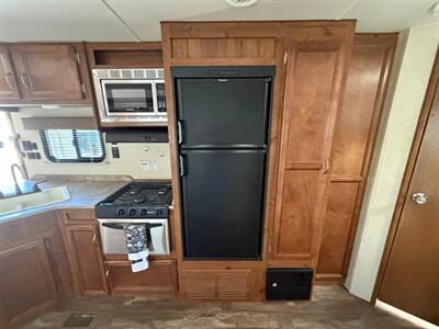 2017 Gulf Stream Innsbruck 268DDS   - Photo 13 - Hemet, CA 92544