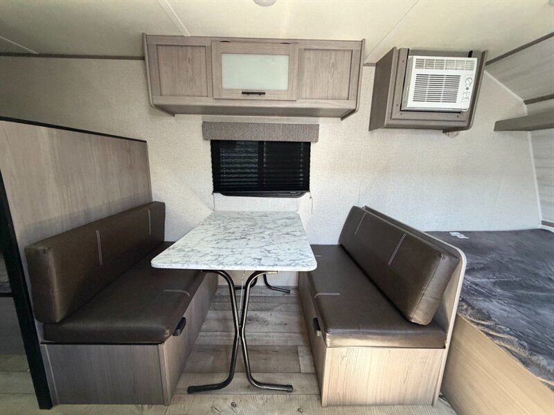2023 Keystone Coleman 17B   - Photo 9 - Hemet, CA 92544