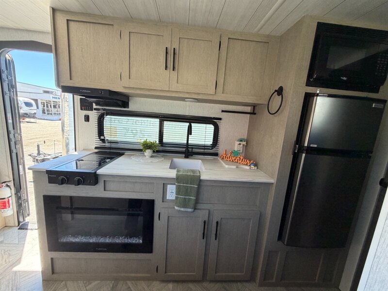 2024 Forest River Stealth Evo 175BH   - Photo 8 - Hemet, CA 92544