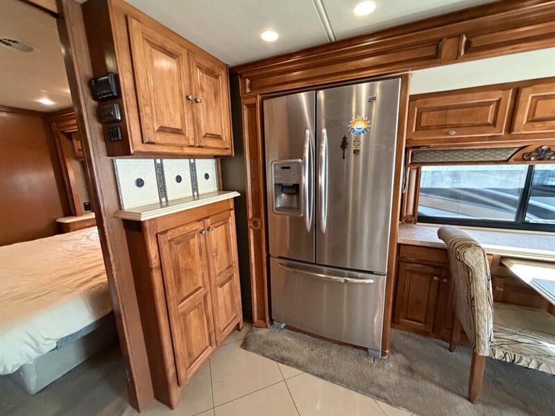 2013 Tiffin Phaeton 40QBH   - Photo 18 - Hemet, CA 92544