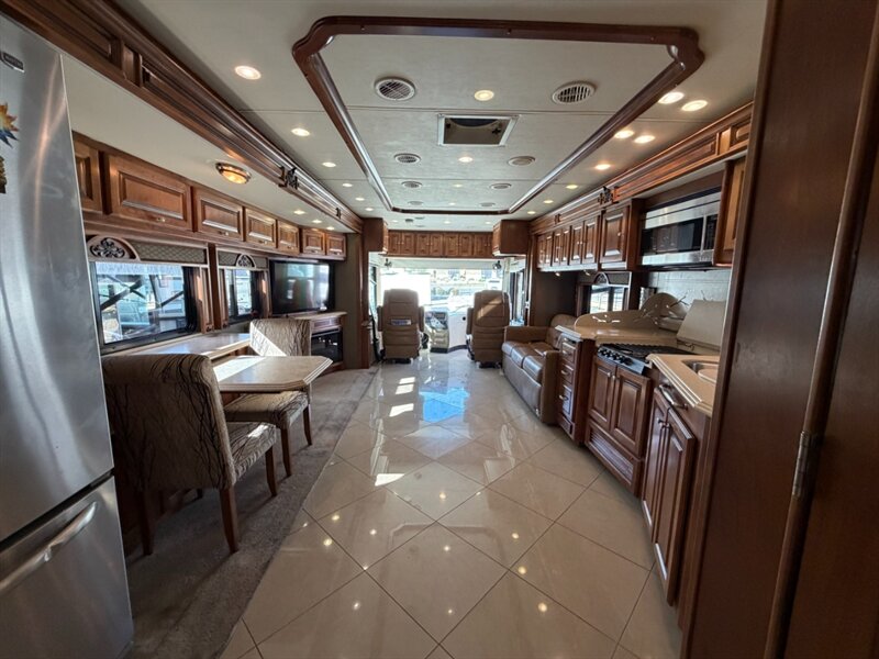 2013 Tiffin Phaeton 40QBH   - Photo 35 - Hemet, CA 92544