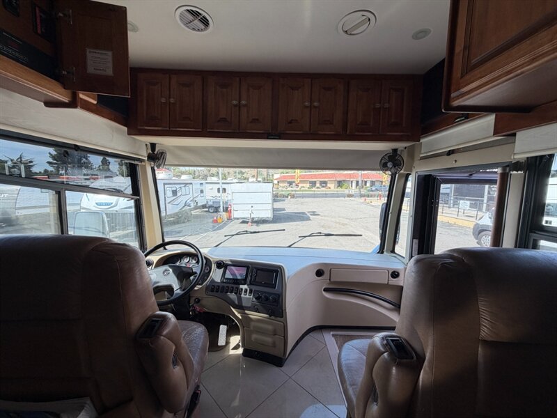 2013 Tiffin Phaeton 40QBH   - Photo 7 - Hemet, CA 92544