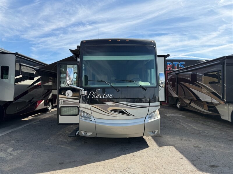 2013 Tiffin Phaeton 40QBH   - Photo 2 - Hemet, CA 92544