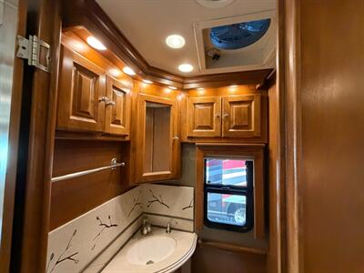 2013 Tiffin Phaeton 40QBH   - Photo 22 - Hemet, CA 92544