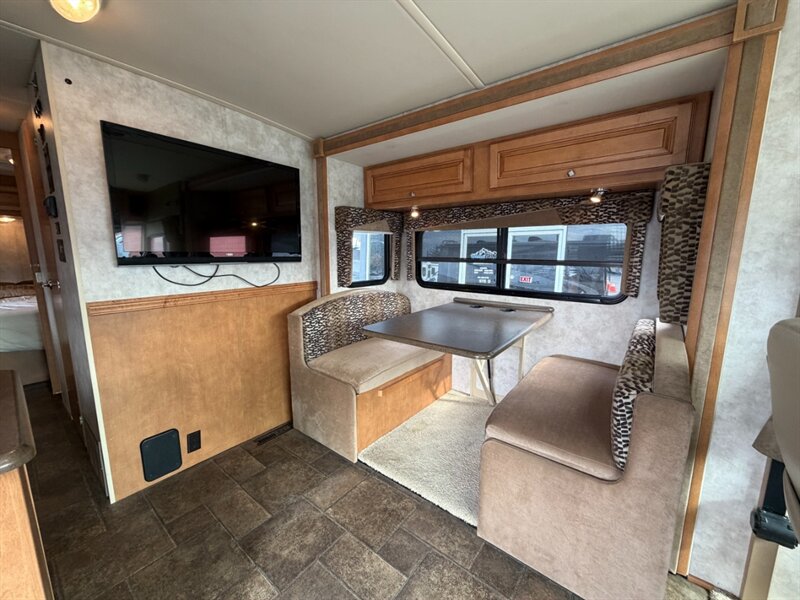 2013 Itasca Sunstar 27N   - Photo 6 - Hemet, CA 92544